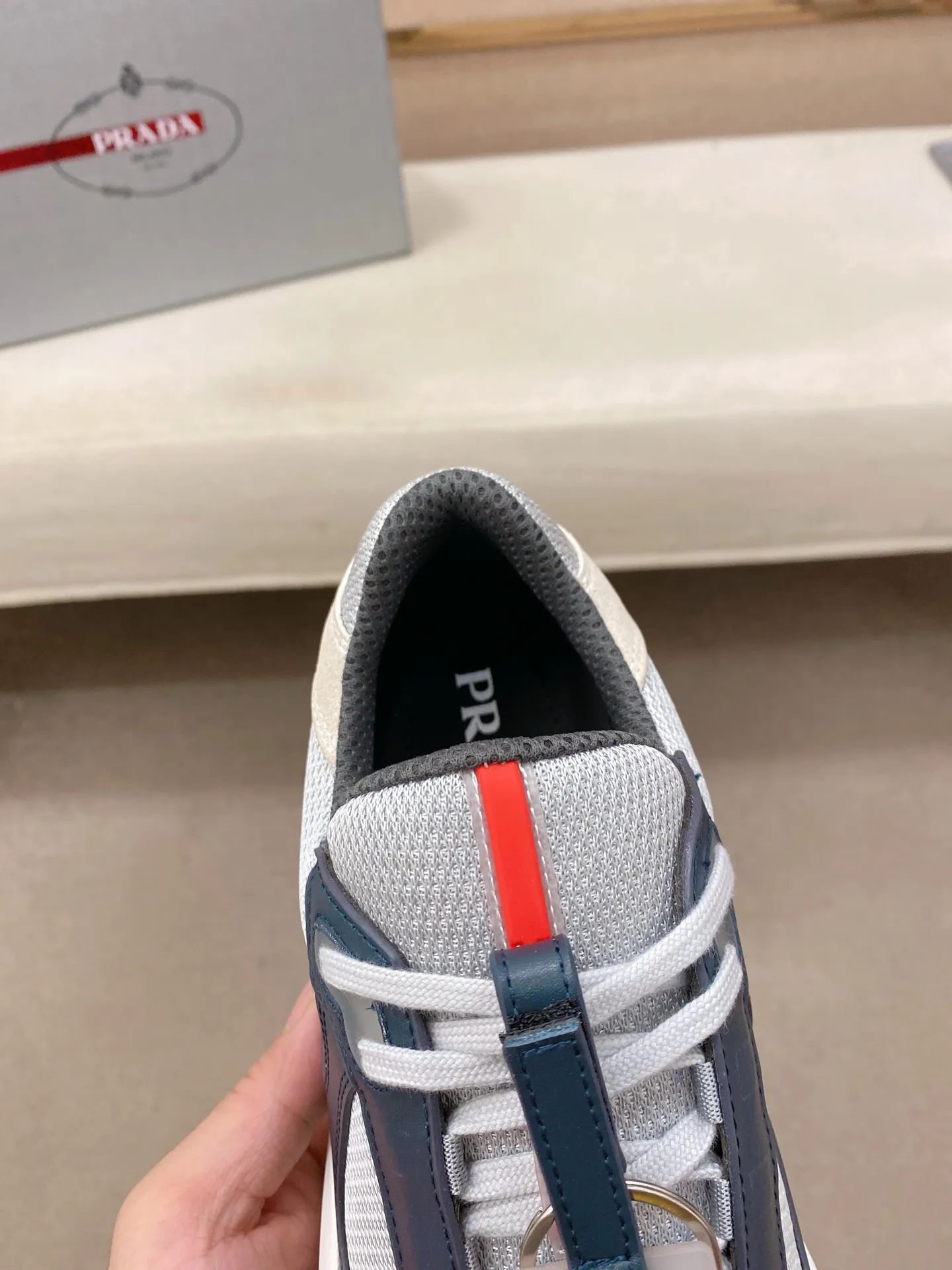 Men's shoes 💰 580💰 ✔️✔️✔️High version High-quality new PRADA (Prada) counters are launched simultaneously, new men's shoes, 😘fabrics are selected from first-layer cowhide fabrics. Lining: Imported cowhide leather lining. 👍🏿High-end☄️Open-molded non-slip rubber outsole, exquisite lines, simple and elegant, comfortable and high-end for leisure travel. Code number: 38 to 45